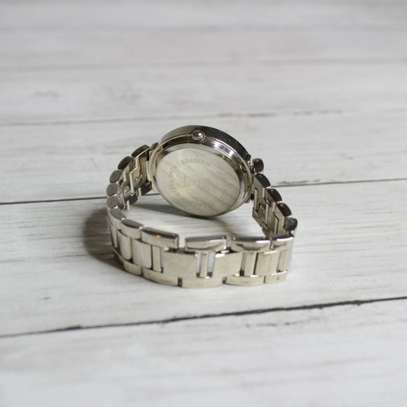 Vintage Women's Watch Floating Fruit Gems - Picture 3 of 3